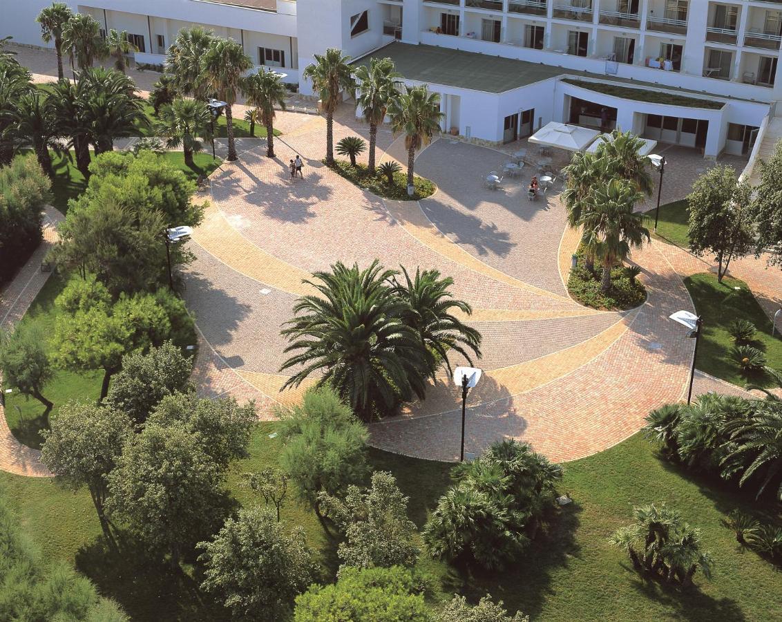 Granserena Hotel Torre Canne Exterior photo