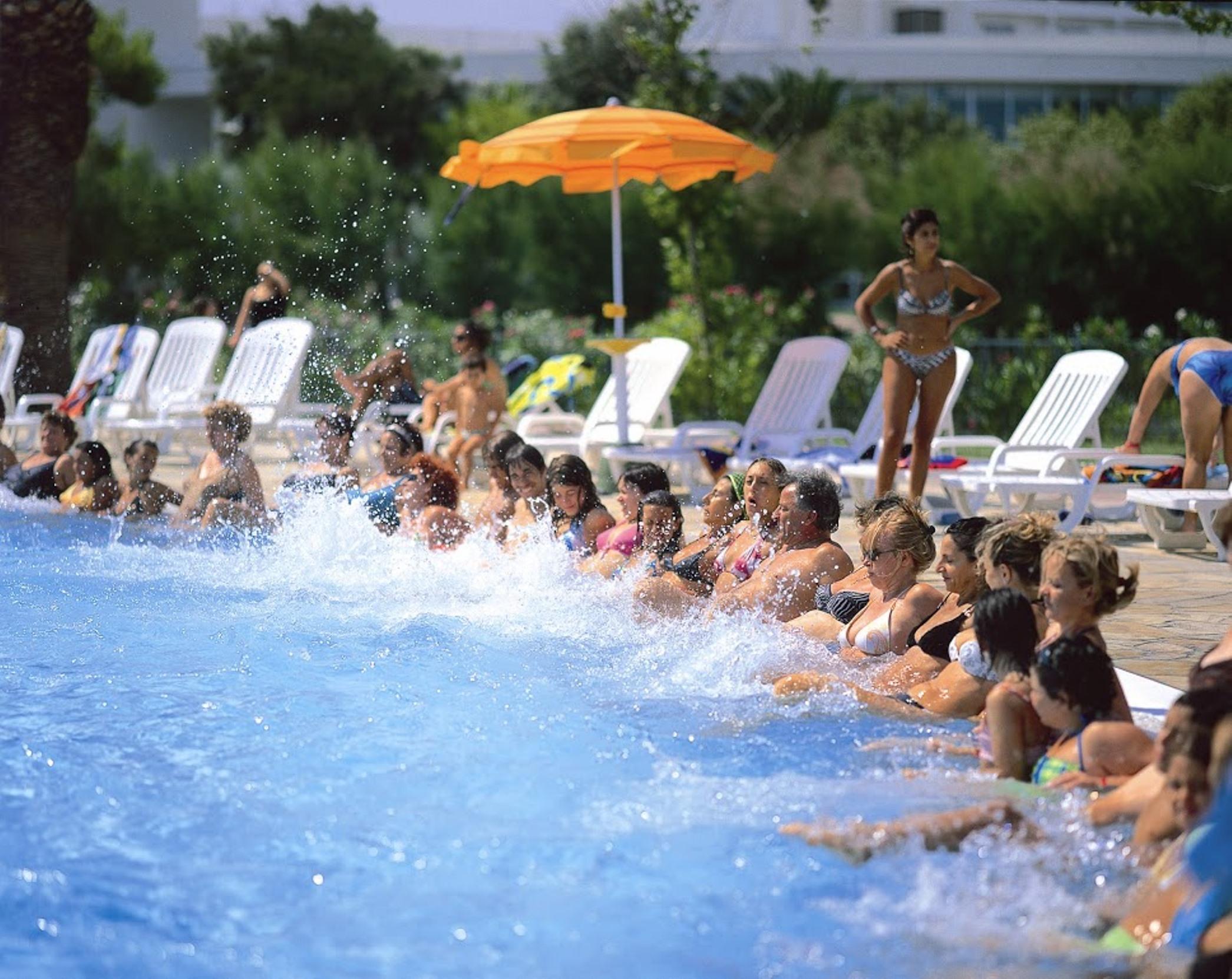 Granserena Hotel Torre Canne Exterior photo