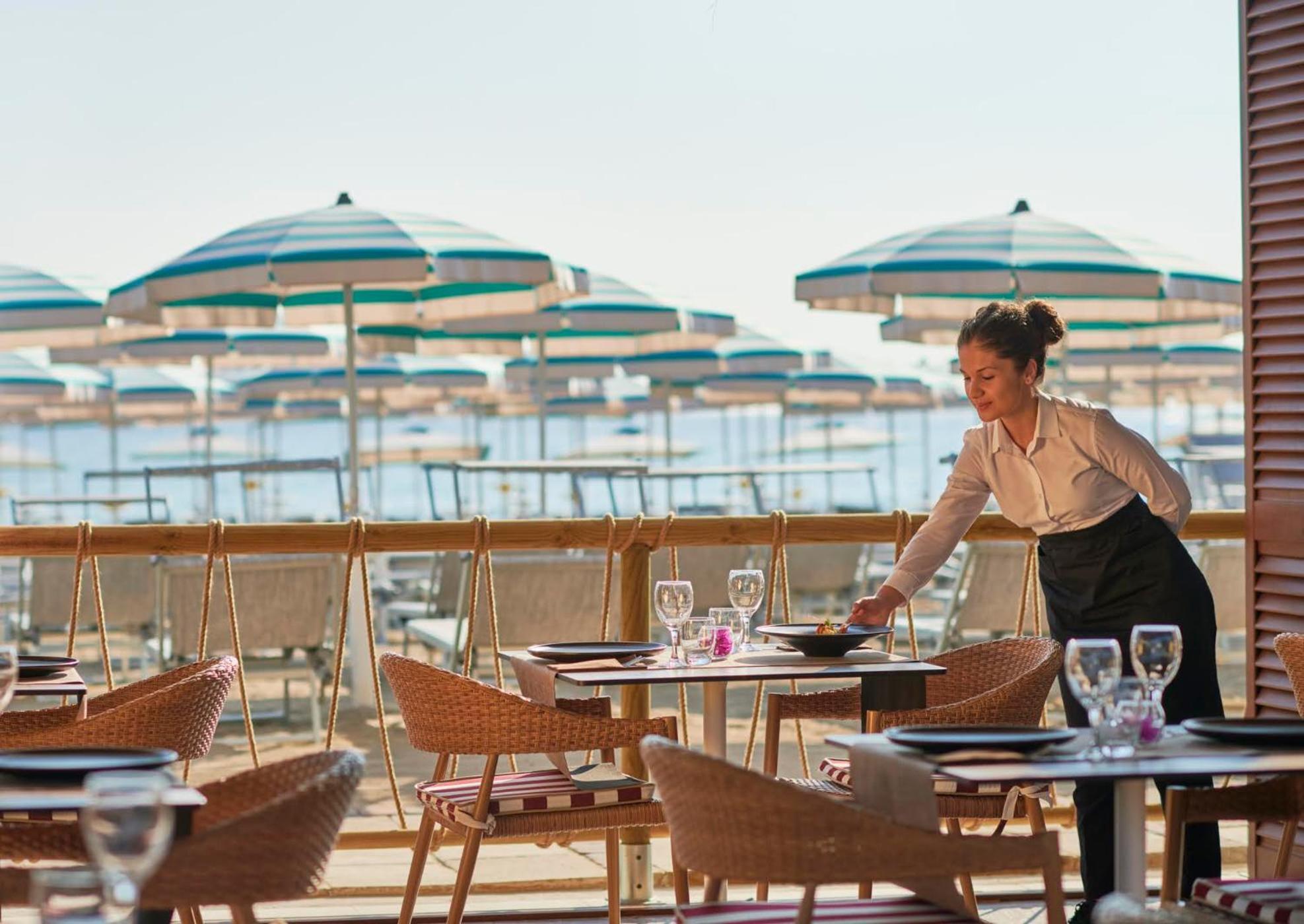 Granserena Hotel Torre Canne Exterior photo